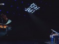 清華保潔阿姨身穿晚禮服彈奏鋼琴：從未經過專業訓練