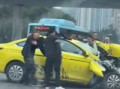 車禍后乘客司機(jī)抱頭痛哭畫面感人 這就叫不碰不相識(shí)