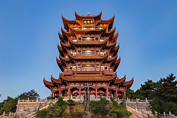 乘客出地鐵黃鶴樓站的統一姿勢:集體反站拍攝絕美夜景 地鐵 黃鶴樓 夜景 第2張 乘客出地鐵黃鶴樓站的統一姿勢:集體反站拍攝絕美夜景 地鐵 黃鶴樓 夜景 第2張